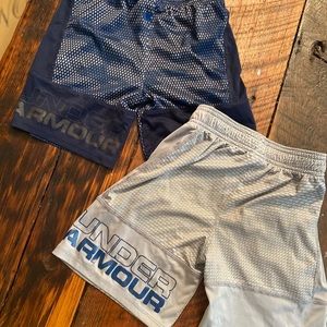 Under armour short bundle size 6